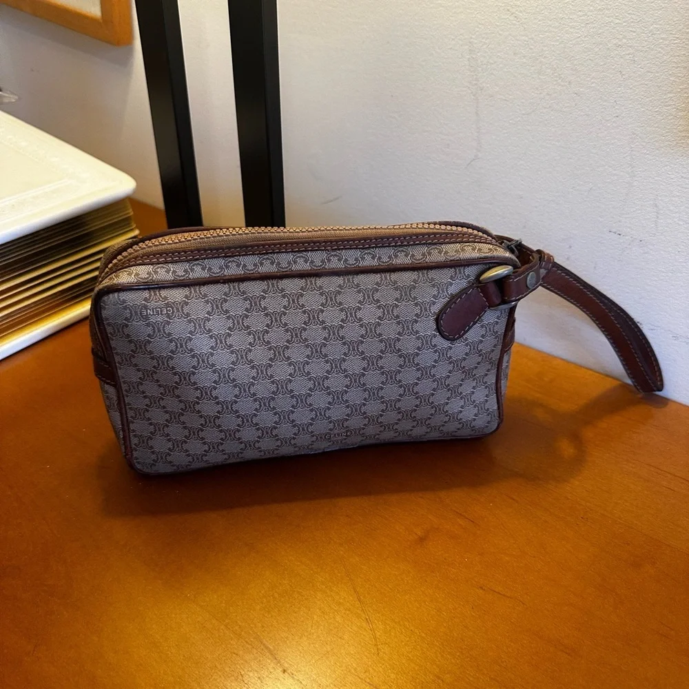 Celine Vintage Buff Triomphe Wristlet. EUC. - Picture 6 of 12